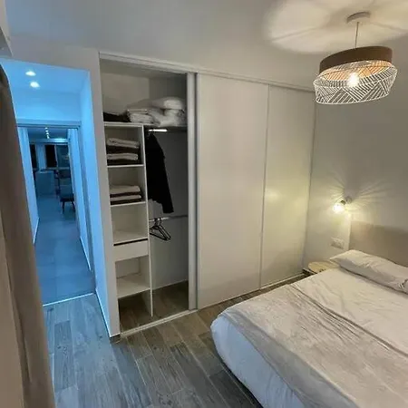 3 Pieces Refait A Neuf. Centre-ville. * Μεντόν