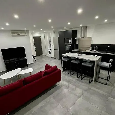 Apartament 3 Pieces Refait A Neuf. Centre-ville. *