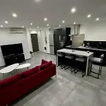 Apartment 3 Pieces Refait A Neuf. Centre-ville. *