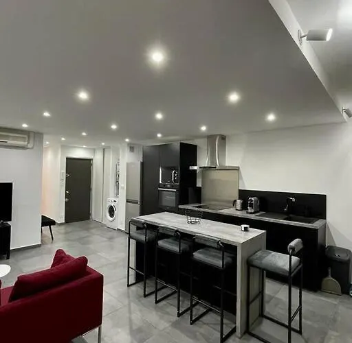 Apartment 3 Pieces Refait A Neuf. Centre-ville. Menton