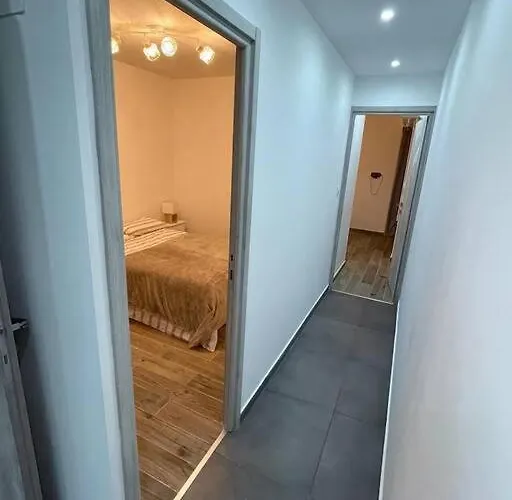 شقة 3 Pieces Refait A Neuf. Centre-ville. *